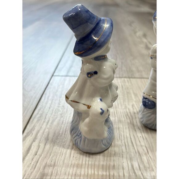 Vintage USSR Soviet Russia Blue and White Porcelain Figurines with Cats and Dogs - Picture 5 of 12